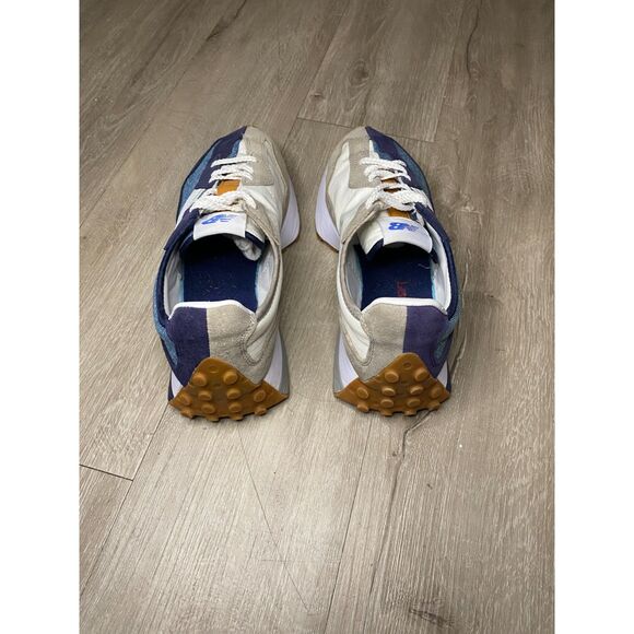 Levi\'s x New Balance 327 \